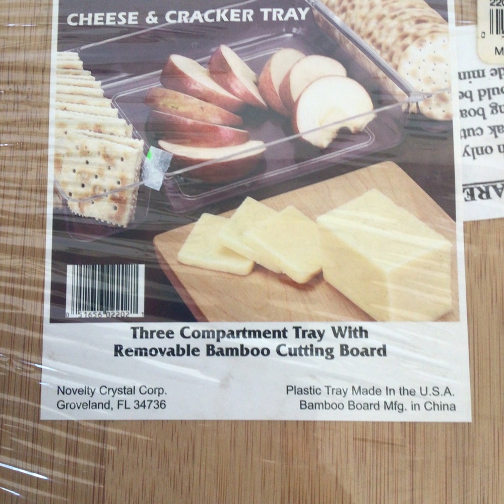 BAMBOO CHARCUTERIE CHEESE AND CRACKER TRAY NWT